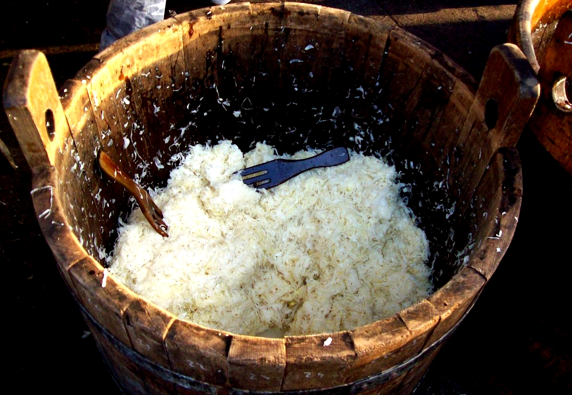 beczka kiszonej kapusty