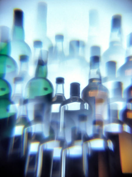 Alcohol_bottles_through_multiprism_filter